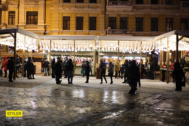 Открытие елки в Киеве: появились впечатляющие фото новогодней красавицы (фоторепортаж)