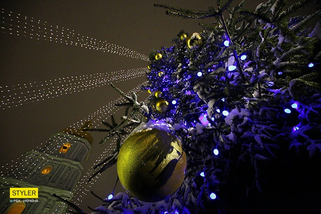 Открытие елки в Киеве: появились впечатляющие фото новогодней красавицы (фоторепортаж)