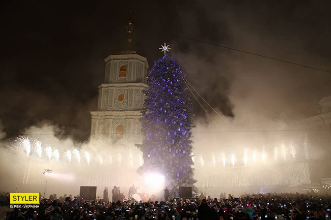 Открытие елки в Киеве: появились впечатляющие фото новогодней красавицы (фоторепортаж)