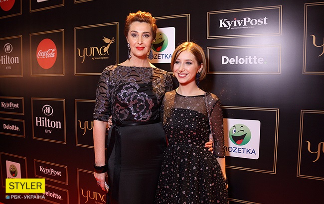 YUNA 2018: фоторепортаж с красной дорожки музыкальной премии