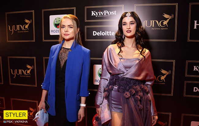 YUNA 2018: фоторепортаж с красной дорожки музыкальной премии