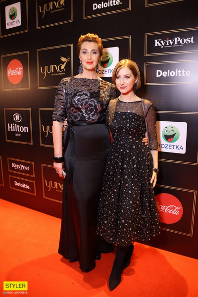 YUNA 2018: фоторепортаж с красной дорожки музыкальной премии