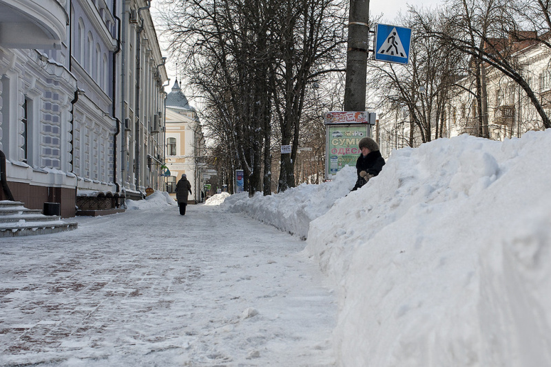 Сумы накрыл мощный снегопад (фото)