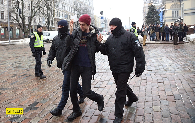 8 Марта с привкусом насилия  и взаимонепонимания: как в Киеве прошел Марш Женщин (фоторепортаж)