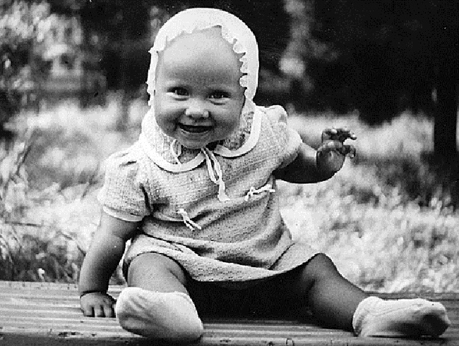 Маленька Оксана Баюл