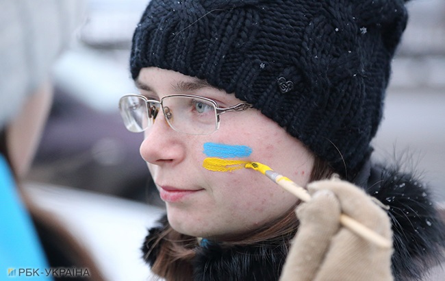 День Соборности: украинцы создали &quot;живую цепь&quot; и развернули национальный флаг (яркий фоторепортаж)