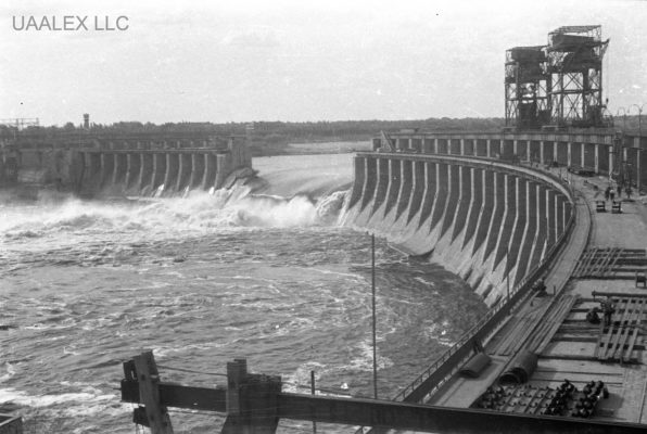 В сети появились уникальные фото подрыва Днепрогэса