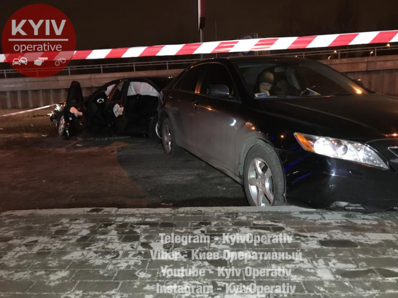 У Києві переслідування підозрілого автомобіля закінчилося масштабною аварією