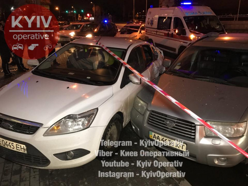 У Києві переслідування підозрілого автомобіля закінчилося масштабною аварією