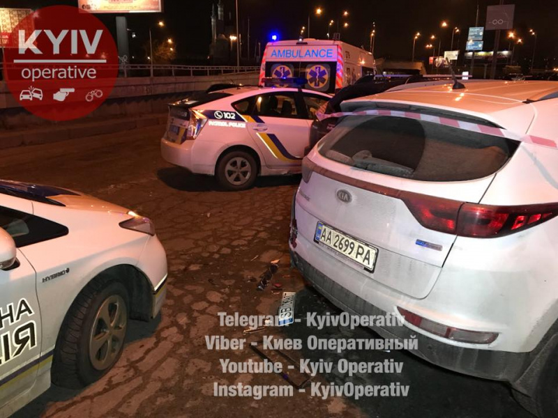 У Києві переслідування підозрілого автомобіля закінчилося масштабною аварією