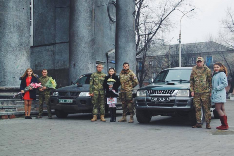 Познакомились в бою: на Донбассе легендарный боец АТО женился на парамедике (фото)