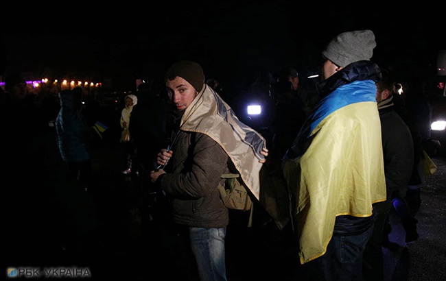 Обмен пленными: под Киевом ждут прибытия освобожденных украинцев (эксклюзивный фоторепортаж)