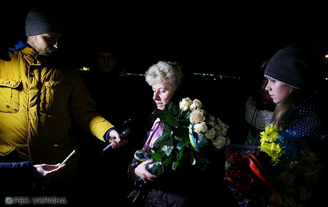 Обмен пленными: под Киевом ждут прибытия освобожденных украинцев (эксклюзивный фоторепортаж)