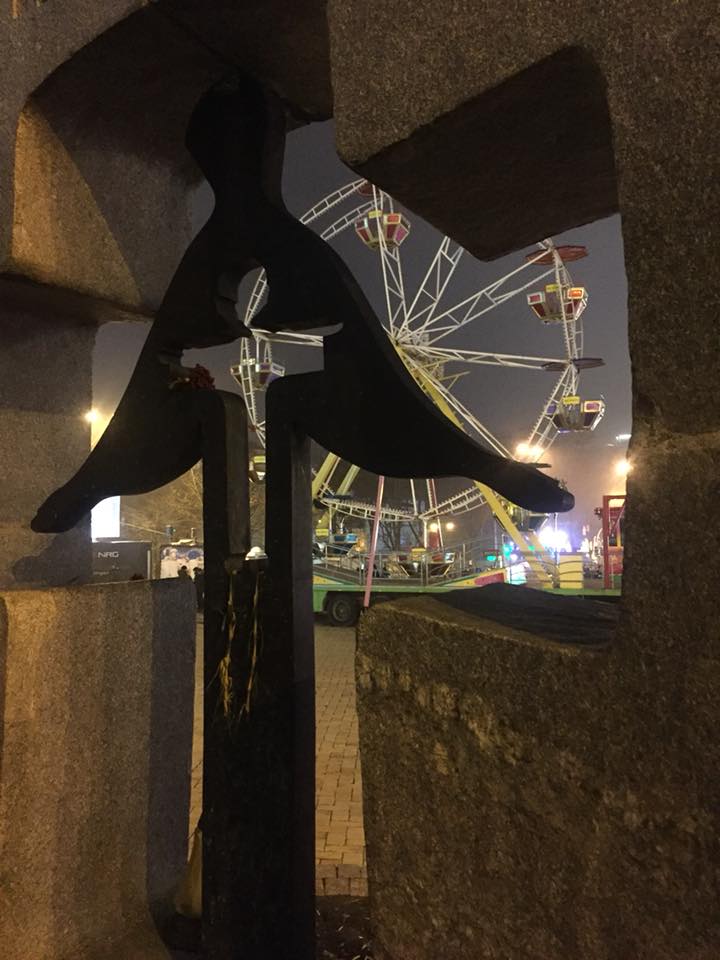 "Содом и Гоморра в центре Киева": в сети показали другую сторону рождественского городка