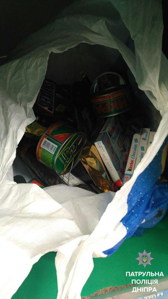 "Мы его сожжем": в Днепре депутат попался на краже икры и шоколадок из супермаркета