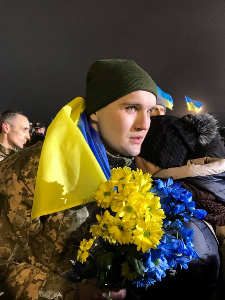 "Навіть ворогу такого не побажаю": волинянин емоційно подякував за звільнення з полону (фото, відео)