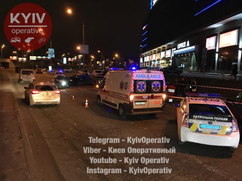 У Києві переслідування підозрілого автомобіля закінчилося масштабною аварією