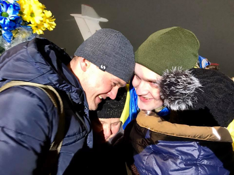 "Навіть ворогу такого не побажаю": волинянин емоційно подякував за звільнення з полону (фото, відео)