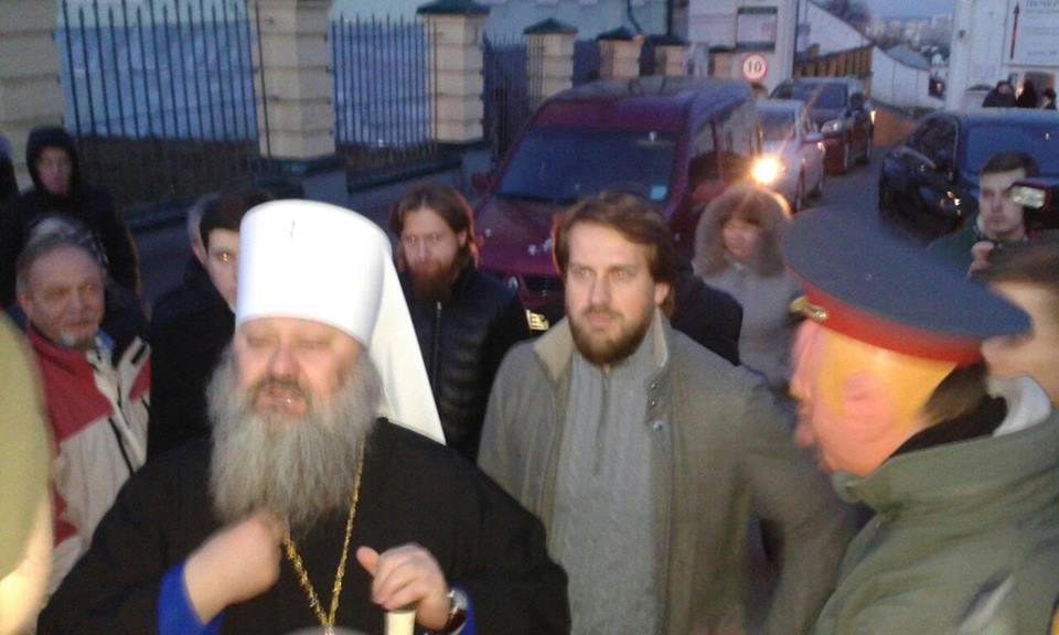 &quot;На Донбасі воює невідомо хто&quot;: в мережі обурені висловлюванням намісника Лаври