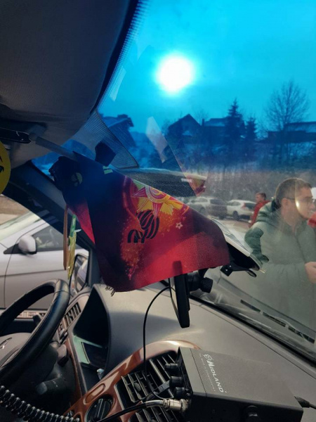 У Карпатах ветерани АТО покарали білоруських туристів через &quot;колорадську&quot; стрічку (фото, відео)