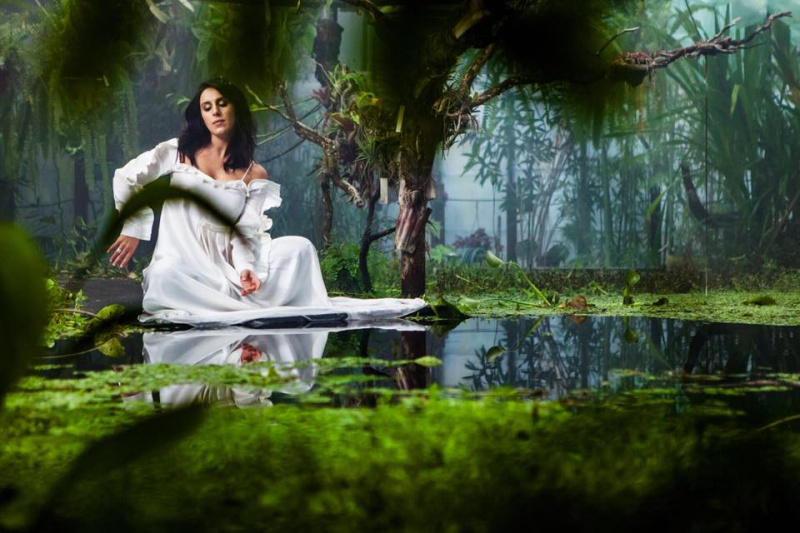 Беременная Джамала снялась в чувственной фотосессии