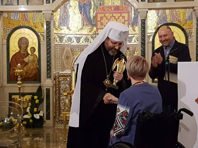 Волонтеру Яні Зінкевич вручили почесну нагороду в Римі