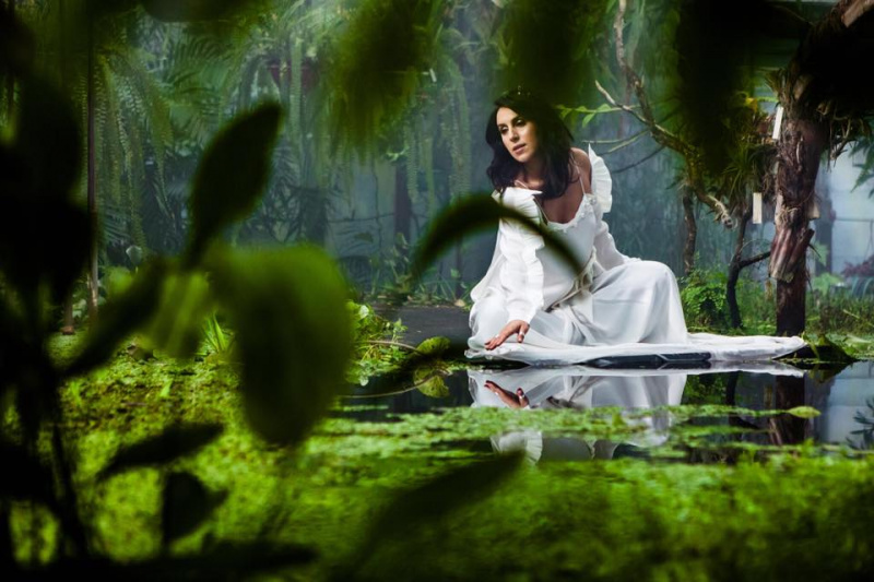 Беременная Джамала снялась в чувственной фотосессии