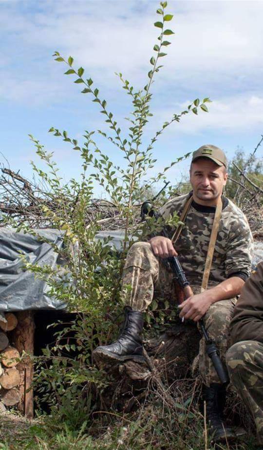 Залишилися двоє дітей: в мережі розповіли про загиблого в АТО бійця "Бетмена"