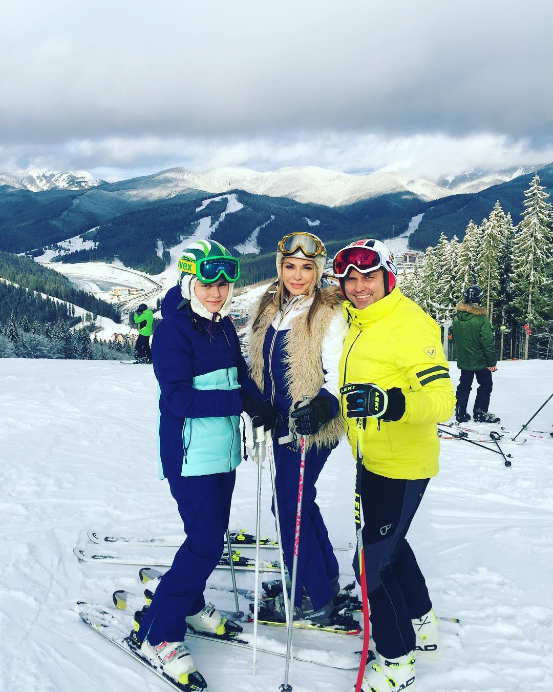 Ольга Сумська з родиною у Буковелі