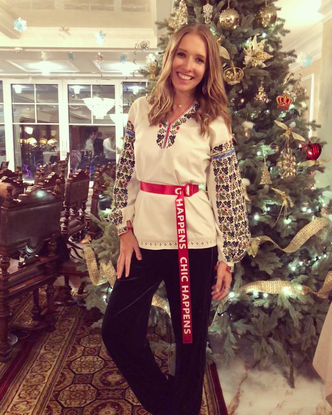 Катя Осадчая в вышиванке