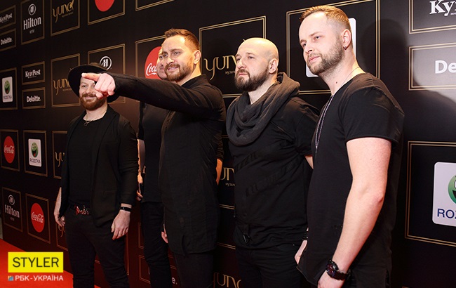 YUNA 2018: фоторепортаж с красной дорожки музыкальной премии