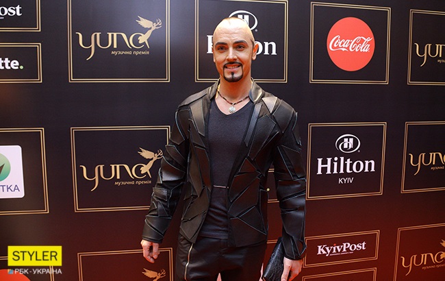 YUNA 2018: фоторепортаж с красной дорожки музыкальной премии