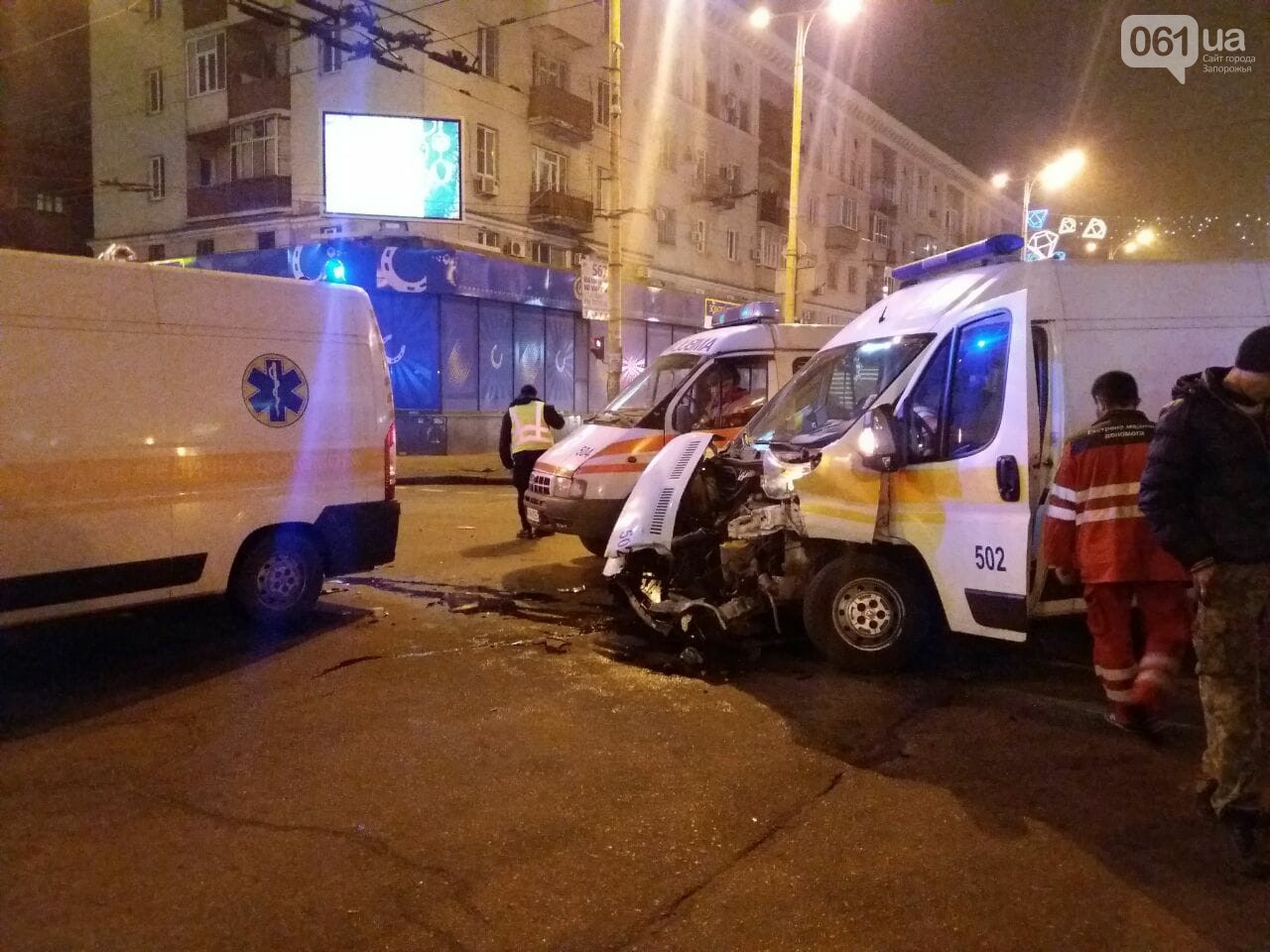 В Запорожье протаранили карету скорой помощи с пациентом (фото)