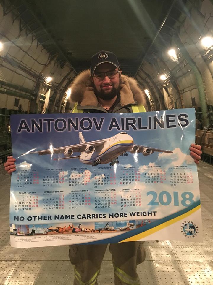 Набив тату тризуба на руці: житель Канади в захваті від українських літаків (фото)