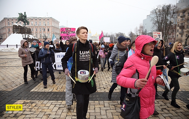 8 Марта с привкусом насилия  и взаимонепонимания: как в Киеве прошел Марш Женщин (фоторепортаж)