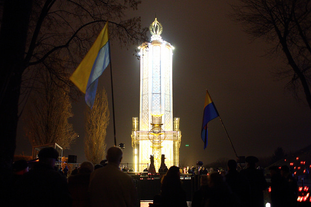 Геноцид украинской нации: в Киеве почтили память жертв Голодомора (фоторепортаж)