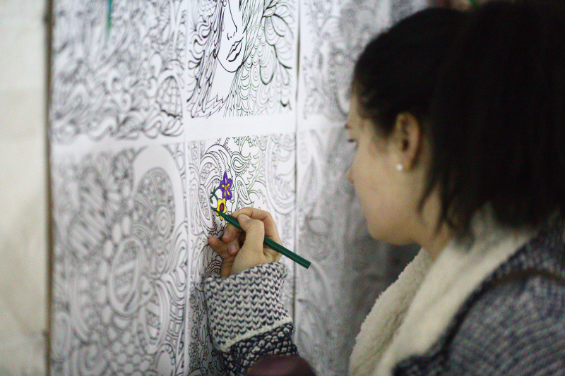 Ходьба по канатам, битье тарелок и другие активности: как в Киеве прошел "Антистресс Фест" (фоторепортаж)