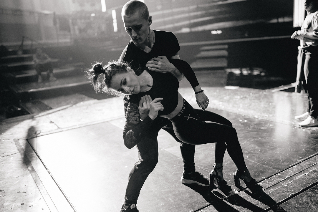 Ани Лорак похвасталась танцевальными навыками (соблазнительные фото)