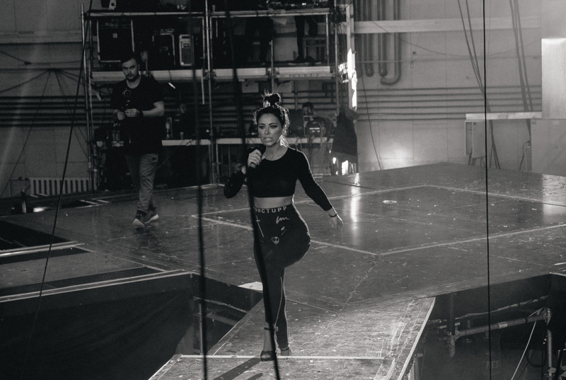 Ани Лорак похвасталась танцевальными навыками (соблазнительные фото)