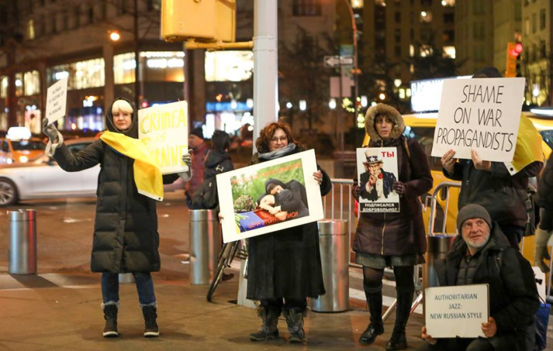 Мацуєв і Бутман: у США пройшла акція проти музикантів, які підтримують анексію Криму