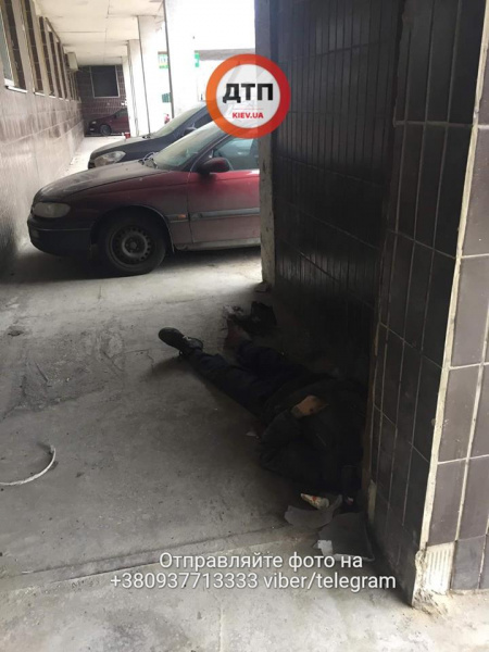 В Киеве под стенами больницы скорой помощи умер мужчина