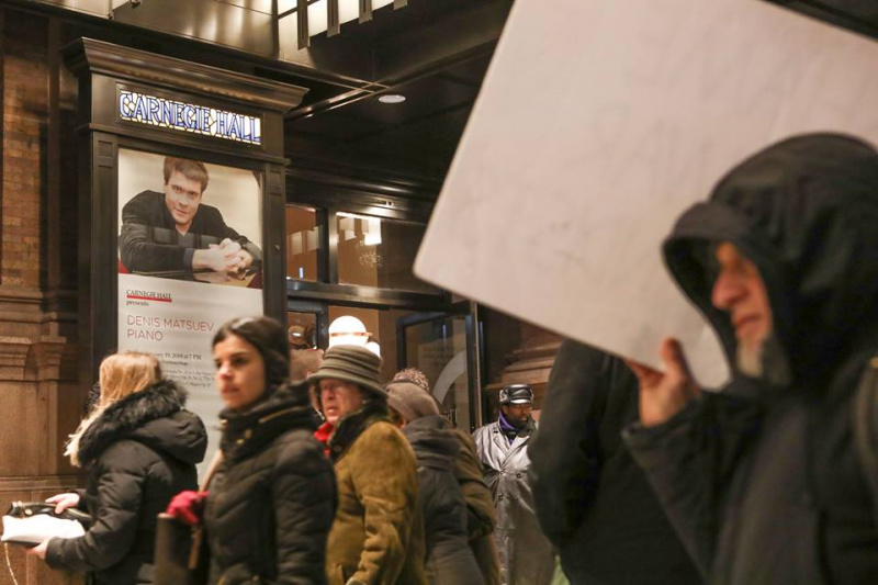 Мацуєв і Бутман: у США пройшла акція проти музикантів, які підтримують анексію Криму