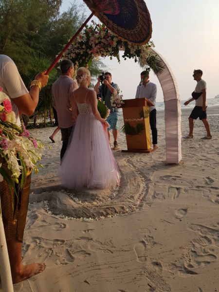 "Тут пахне щастям": Тоня Матвієнко і Арсен Мірзоян вдруге одружилися в Таїланді