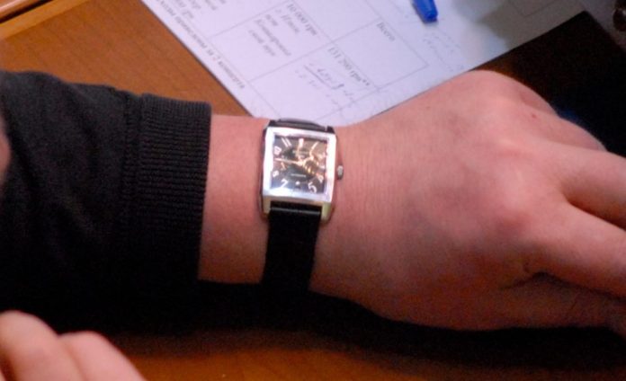 Нардеп Остапчук &quot;засвітив&quot; в Раді дорогий швейцарський годинник (фото)
