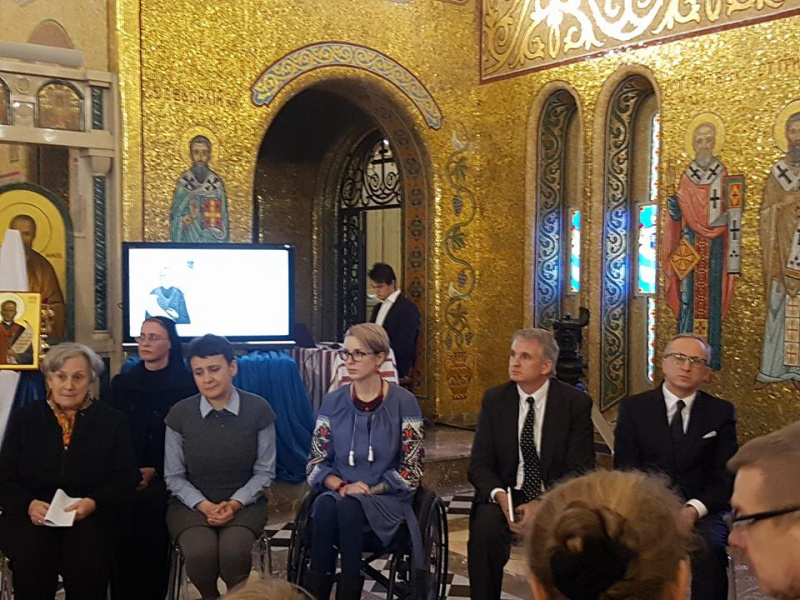 Волонтеру Яні Зінкевич вручили почесну нагороду в Римі