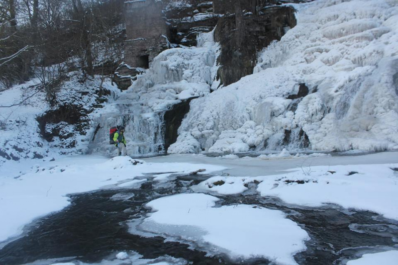 В Украине замерз самый высокий равнинный водопад