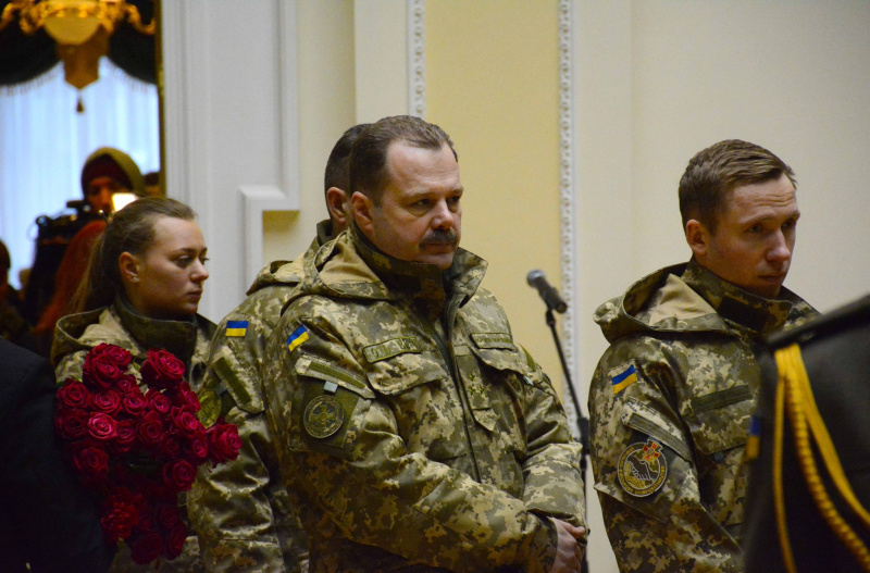 Прощання з Леонідом Каденюком: у Києві поховали легендарного українського космонавта