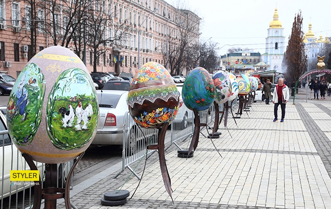 У Києві відкрився фестиваль писанок: яскравий фоторепортаж