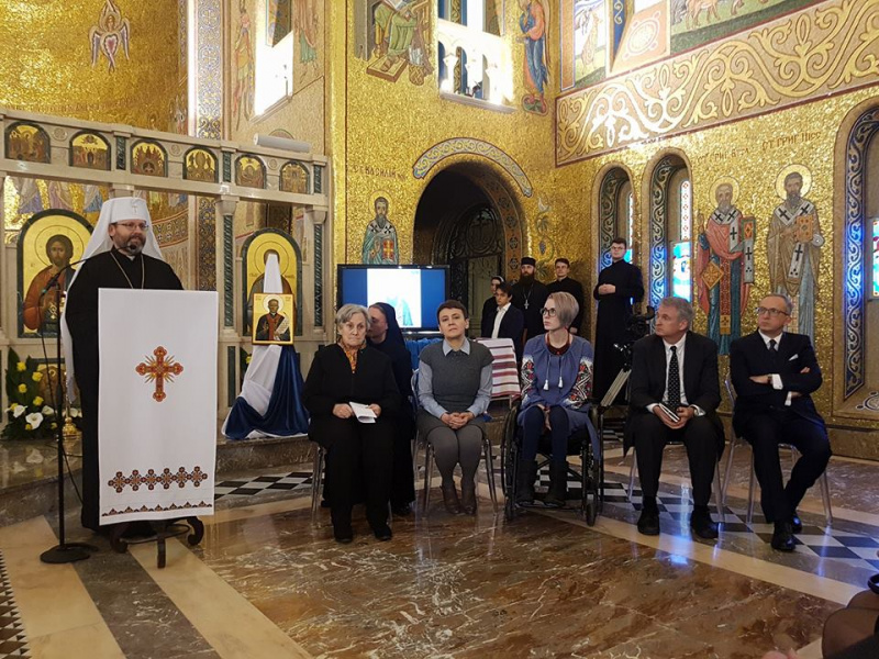 Волонтеру Яні Зінкевич вручили почесну нагороду в Римі