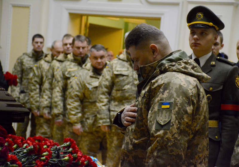 Прощання з Леонідом Каденюком: у Києві поховали легендарного українського космонавта